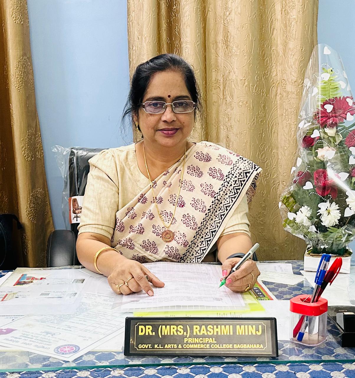 DR. (MRS) RASHMI MINJ